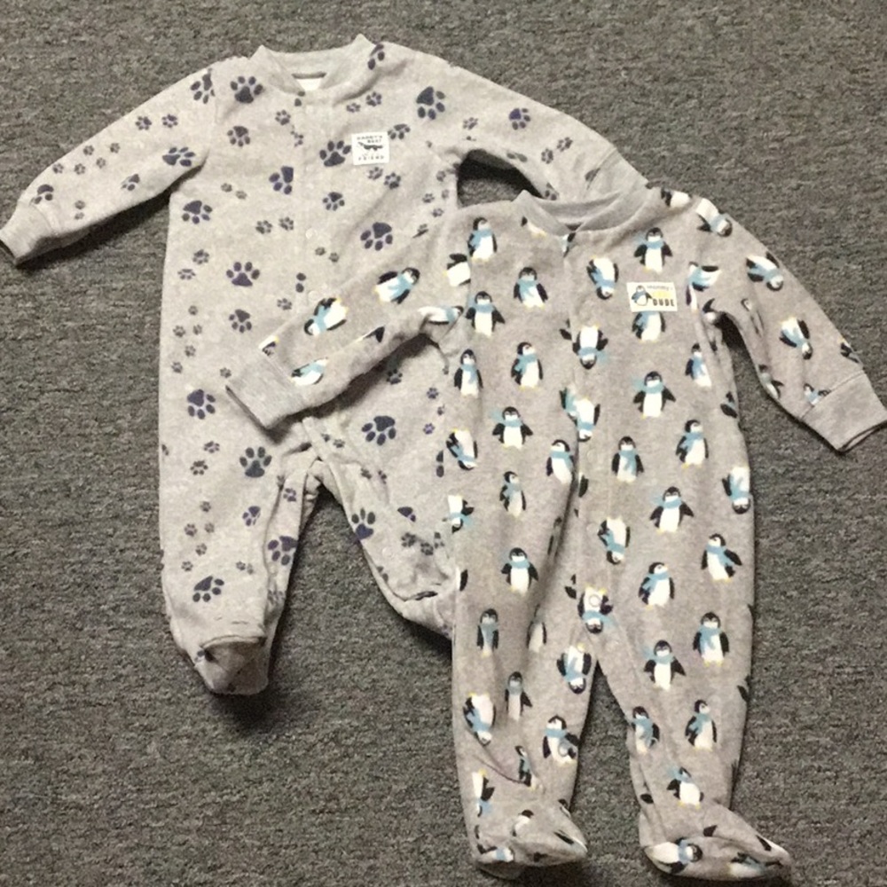 (2) Carter’s 3month onesie 100% polyester